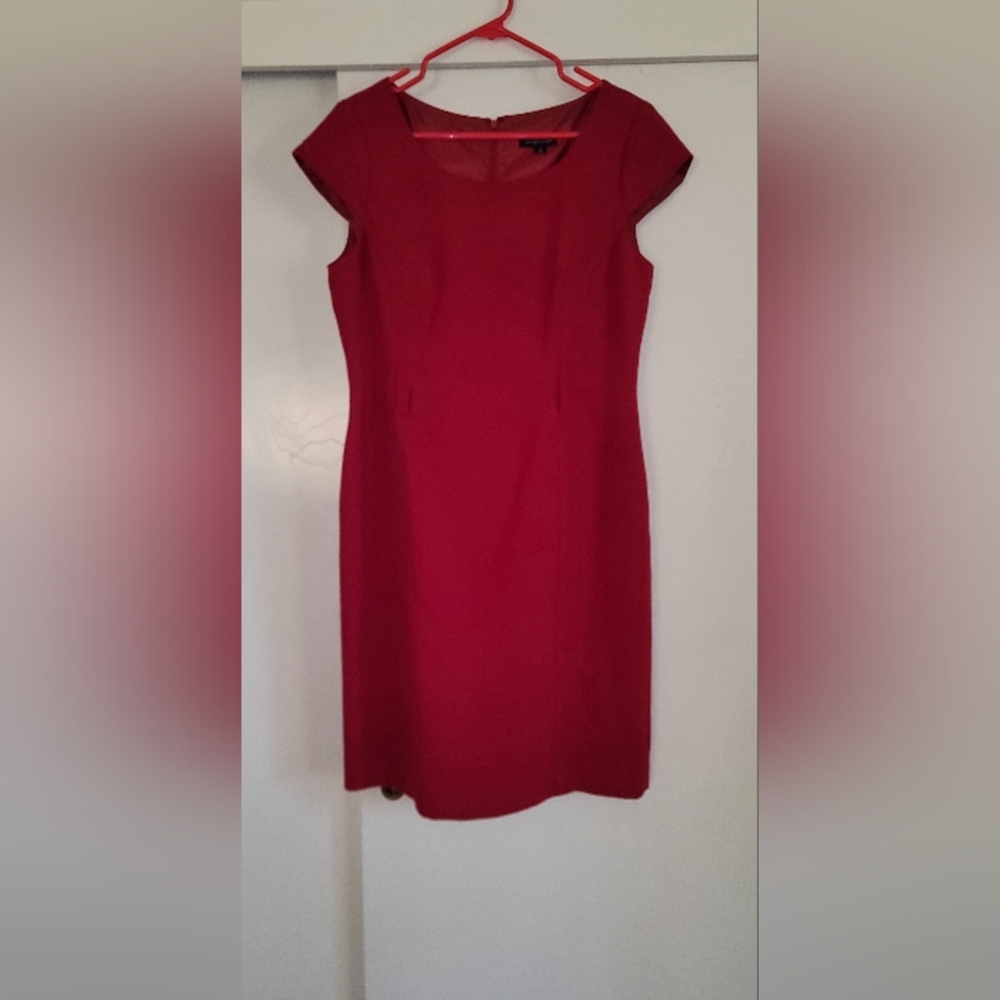 Elegant Red Cap Sleeve Dress